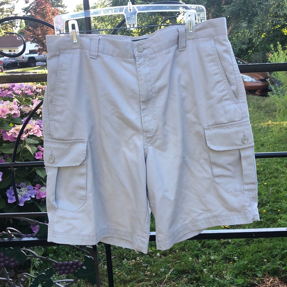 Dockers light khaki all cotton shorts size 36